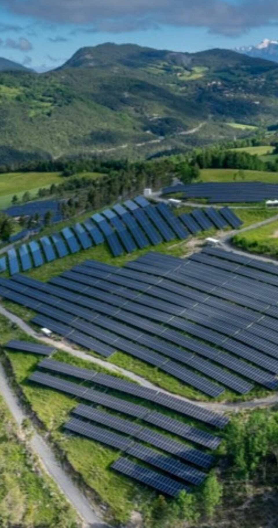 Installation de panneaux solaires DMEGC au sol